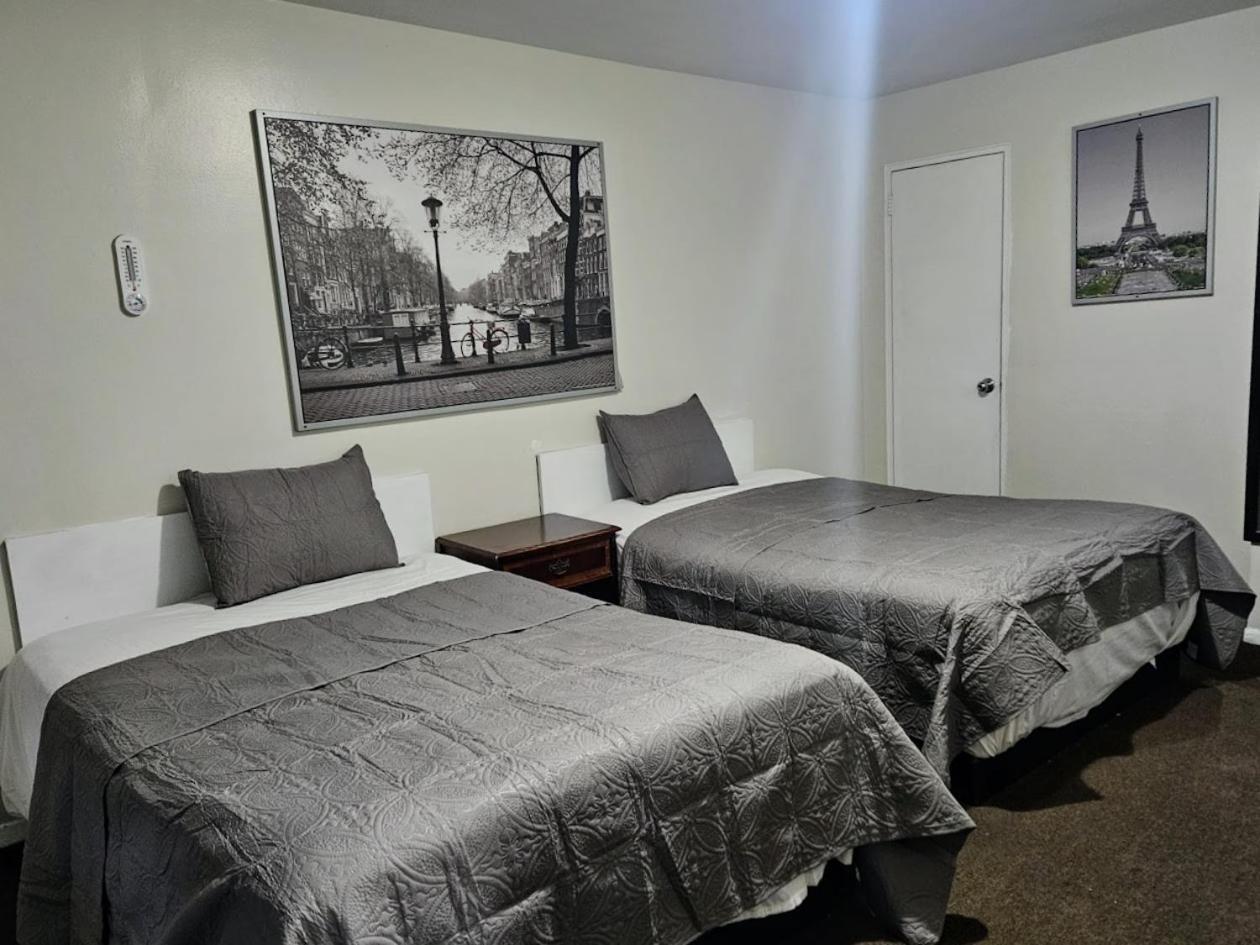 Central Motel Courtyard White Plains Exterior photo