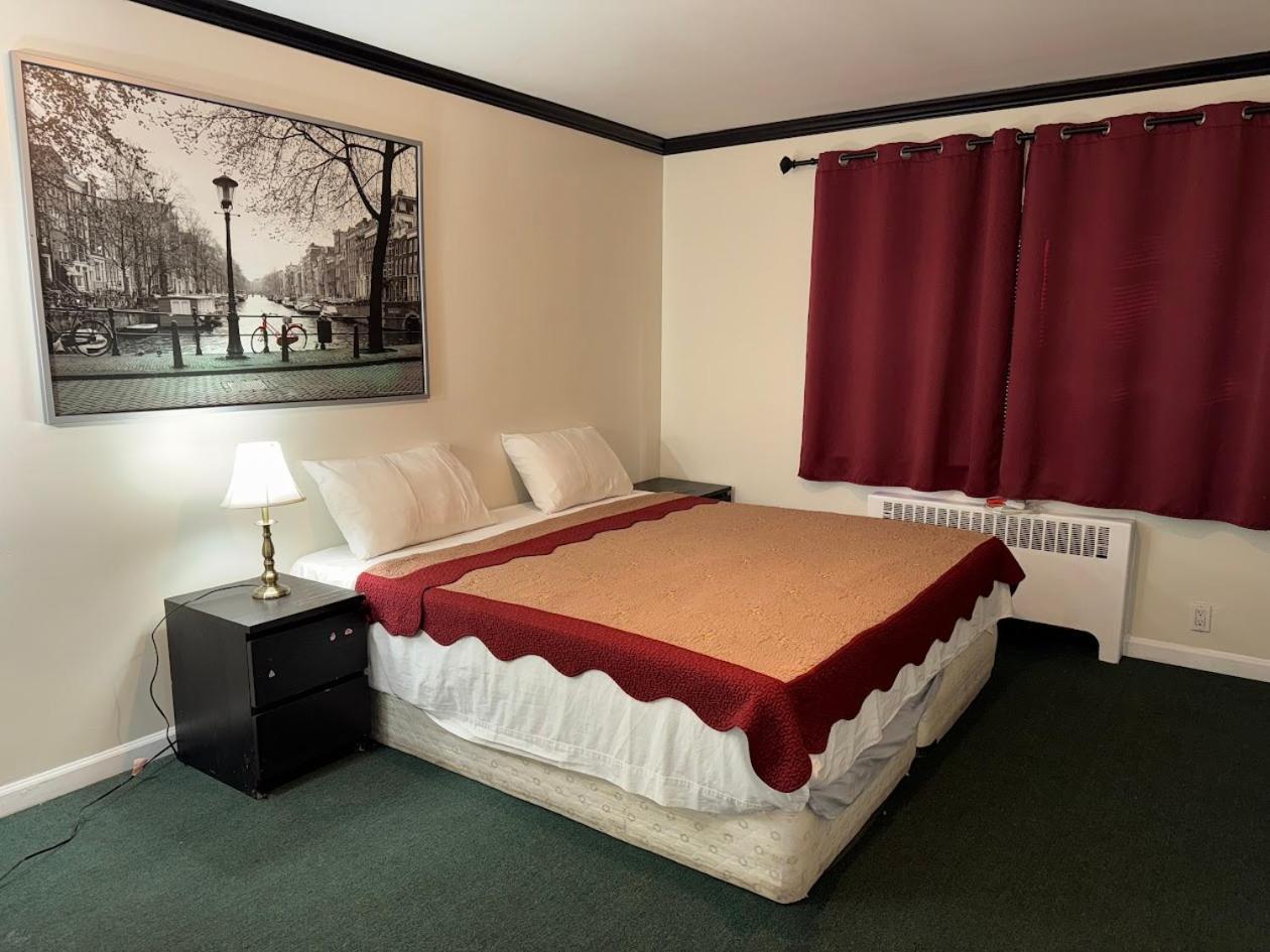 Central Motel Courtyard White Plains Exterior photo