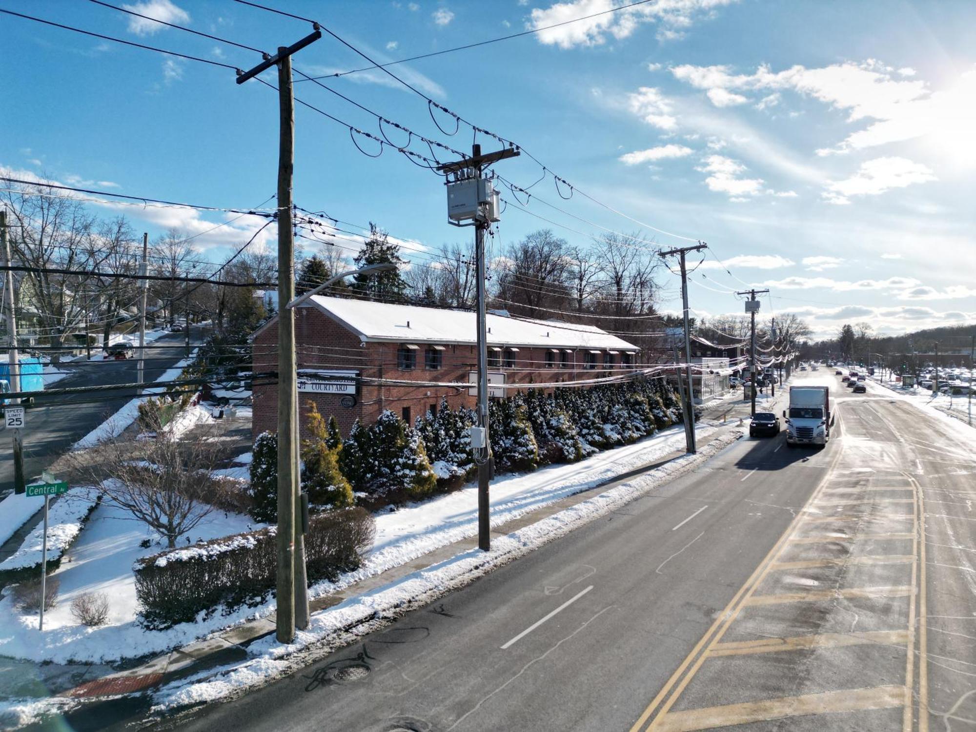 Central Motel Courtyard White Plains Exterior photo