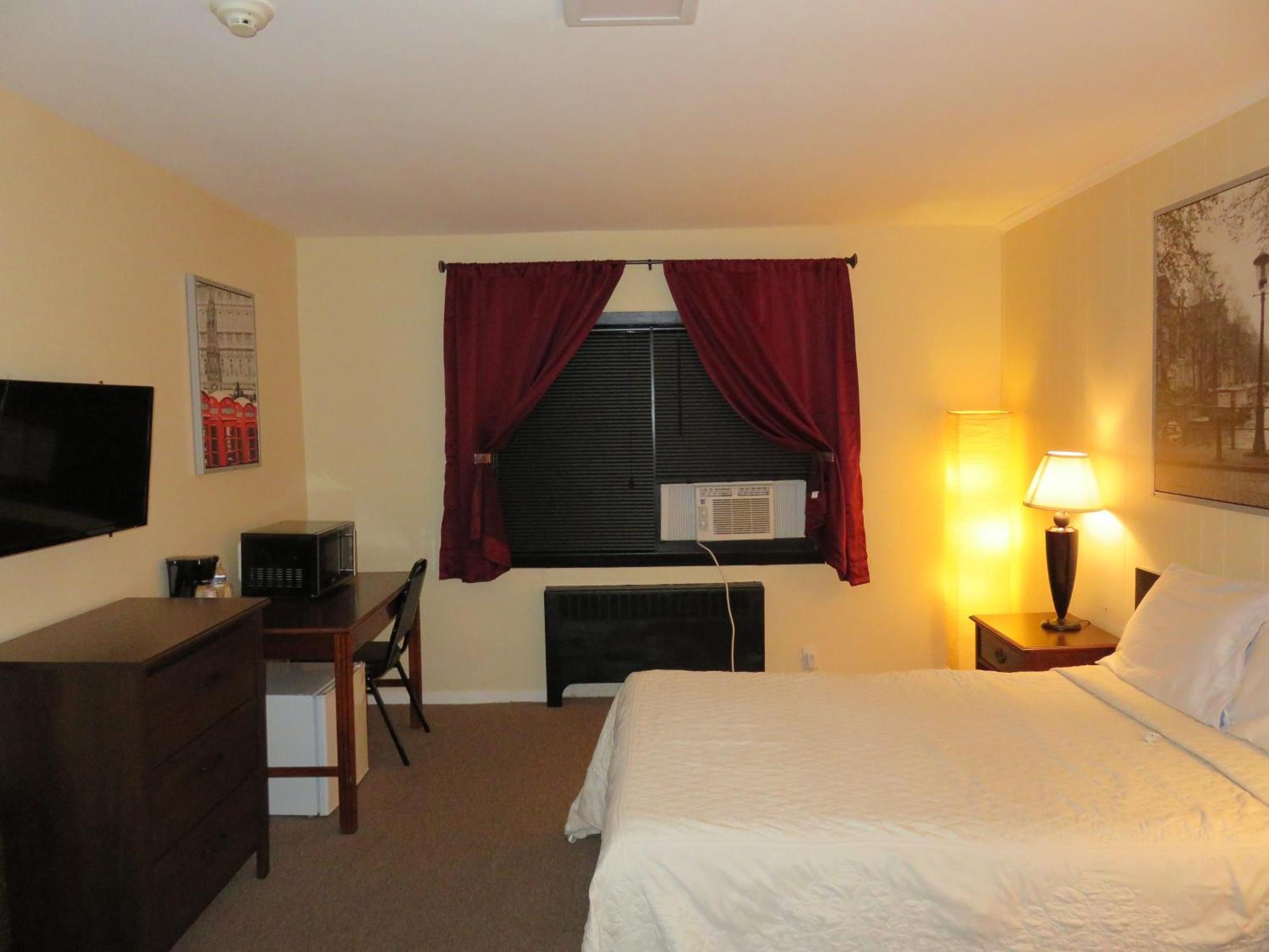 Central Motel Courtyard White Plains Room photo